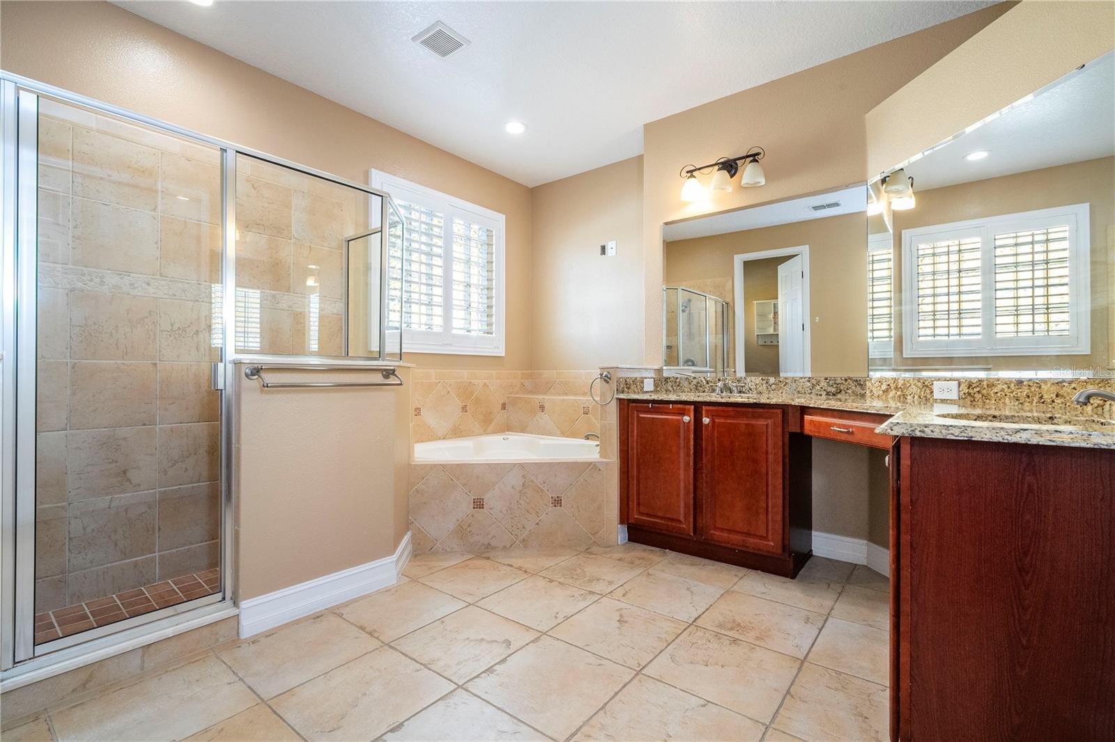 Image 25 of 99 For 3119 Falconhill Drive