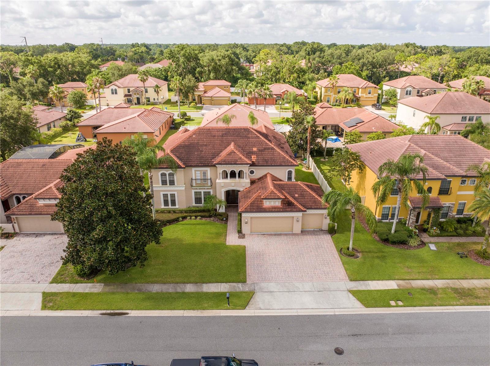 Image 3 of 99 For 3119 Falconhill Drive