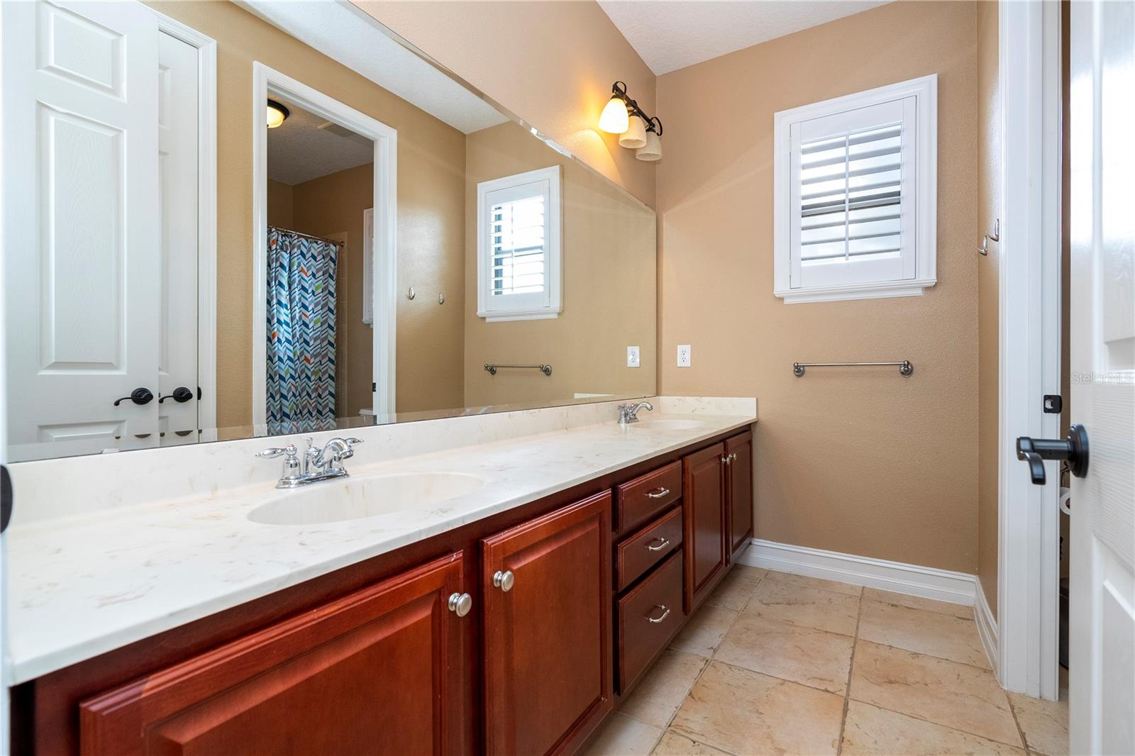 Image 34 of 99 For 3119 Falconhill Drive