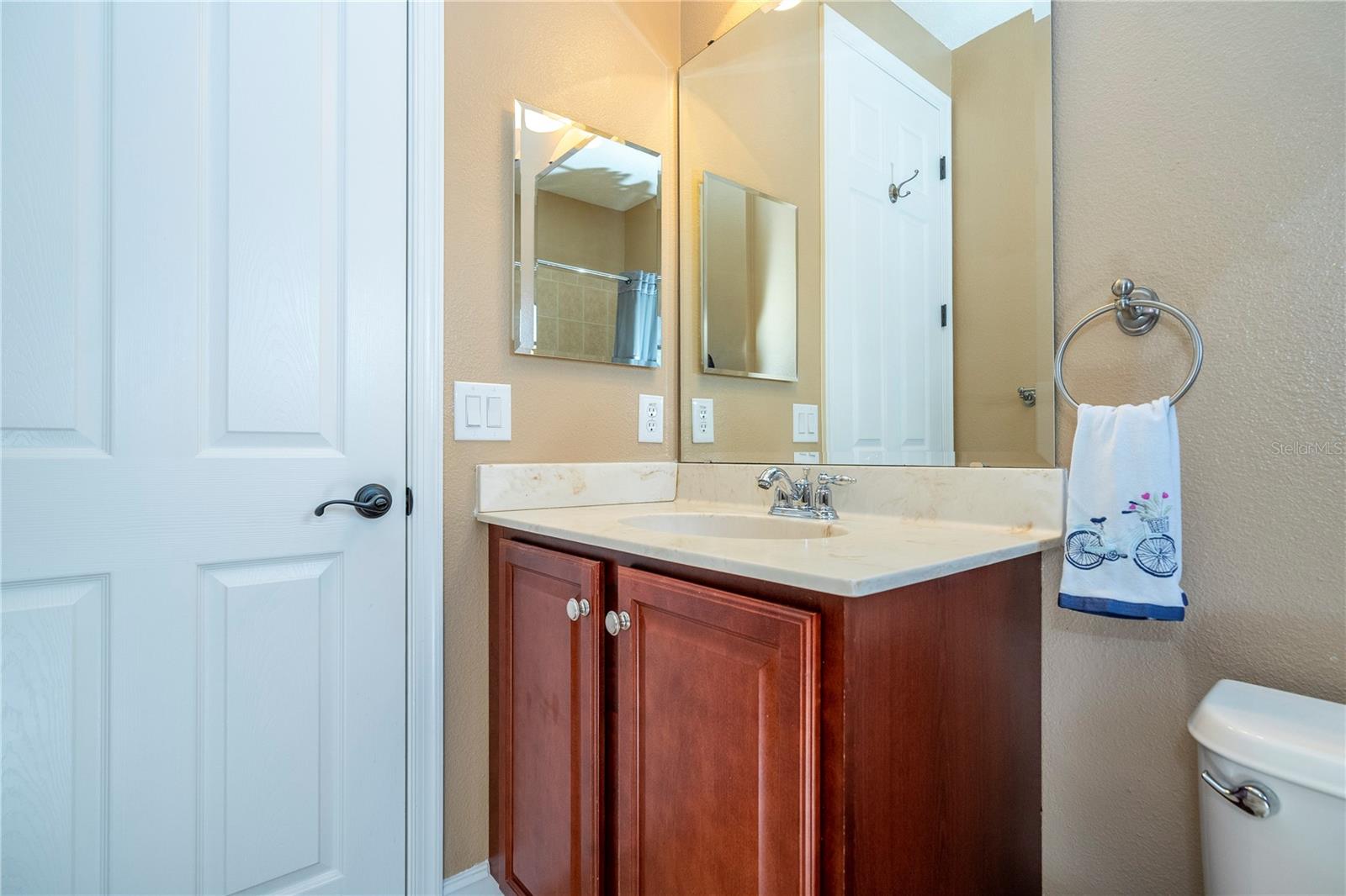 Image 50 of 99 For 3119 Falconhill Drive