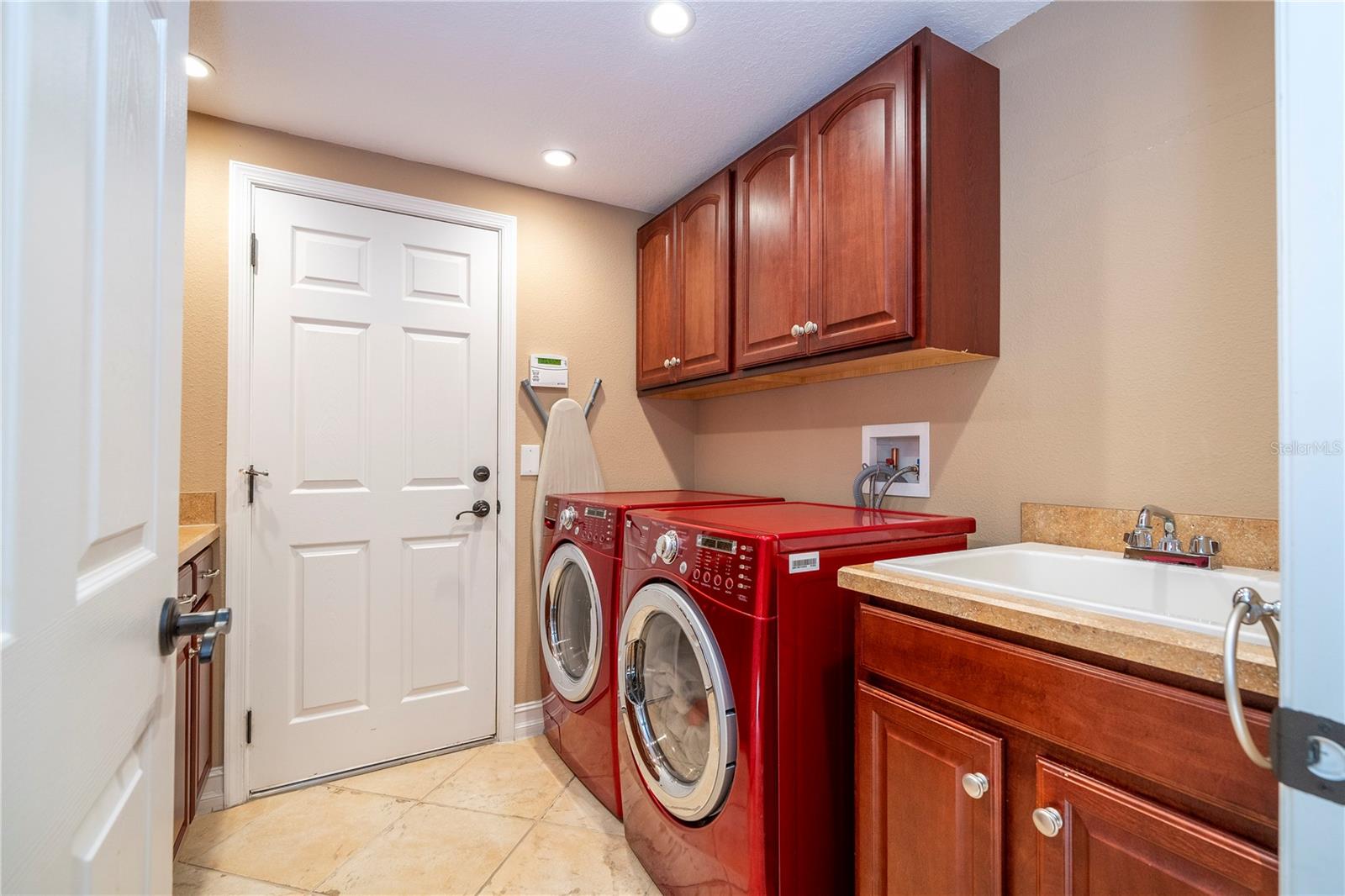 Image 51 of 99 For 3119 Falconhill Drive