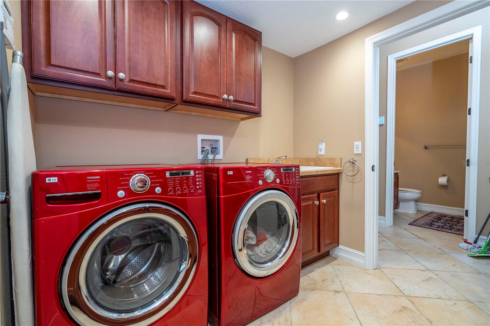 Image 54 of 99 For 3119 Falconhill Drive