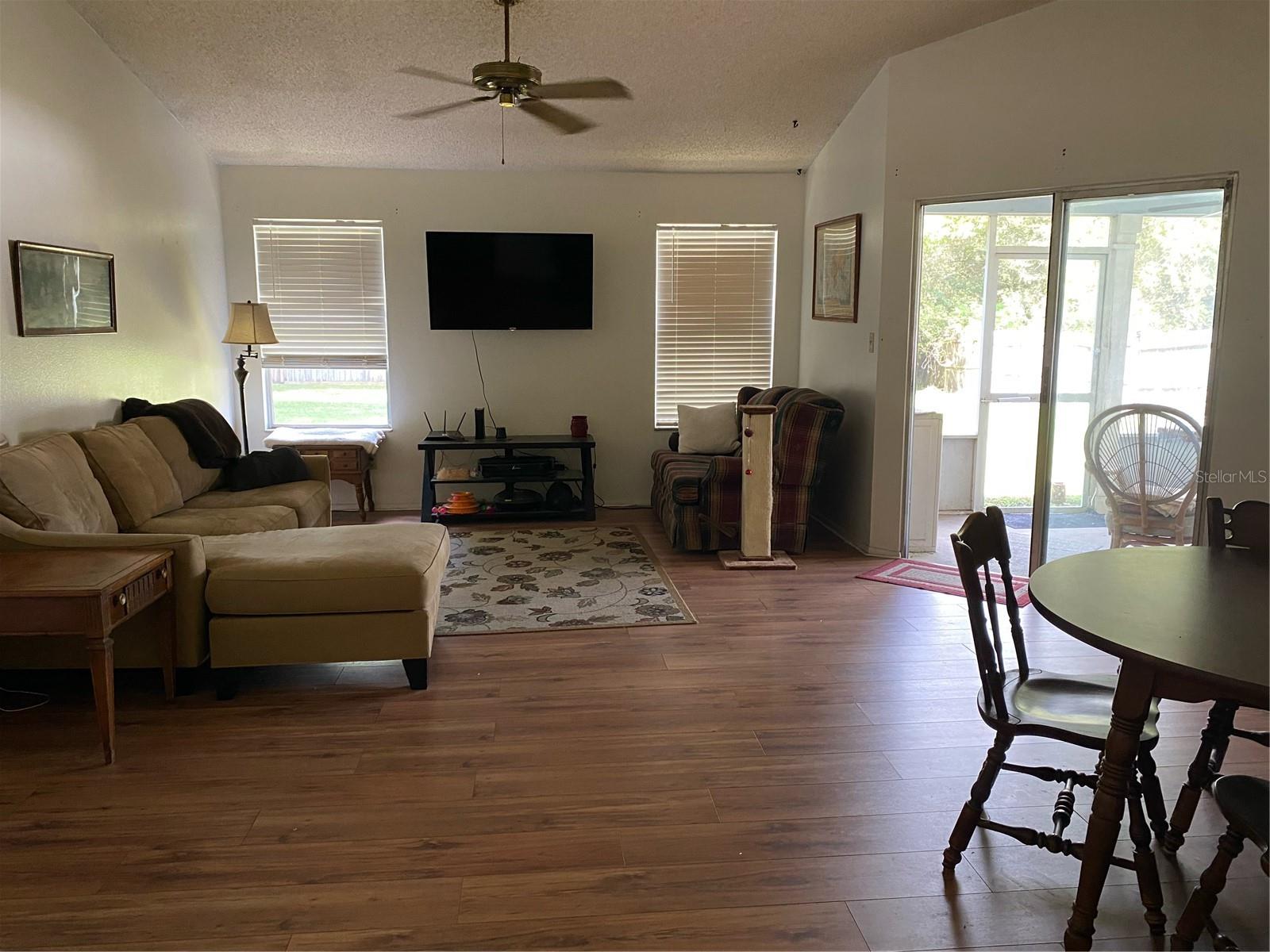 Image 6 of 14 For 1418 Prairie Lake Boulevard