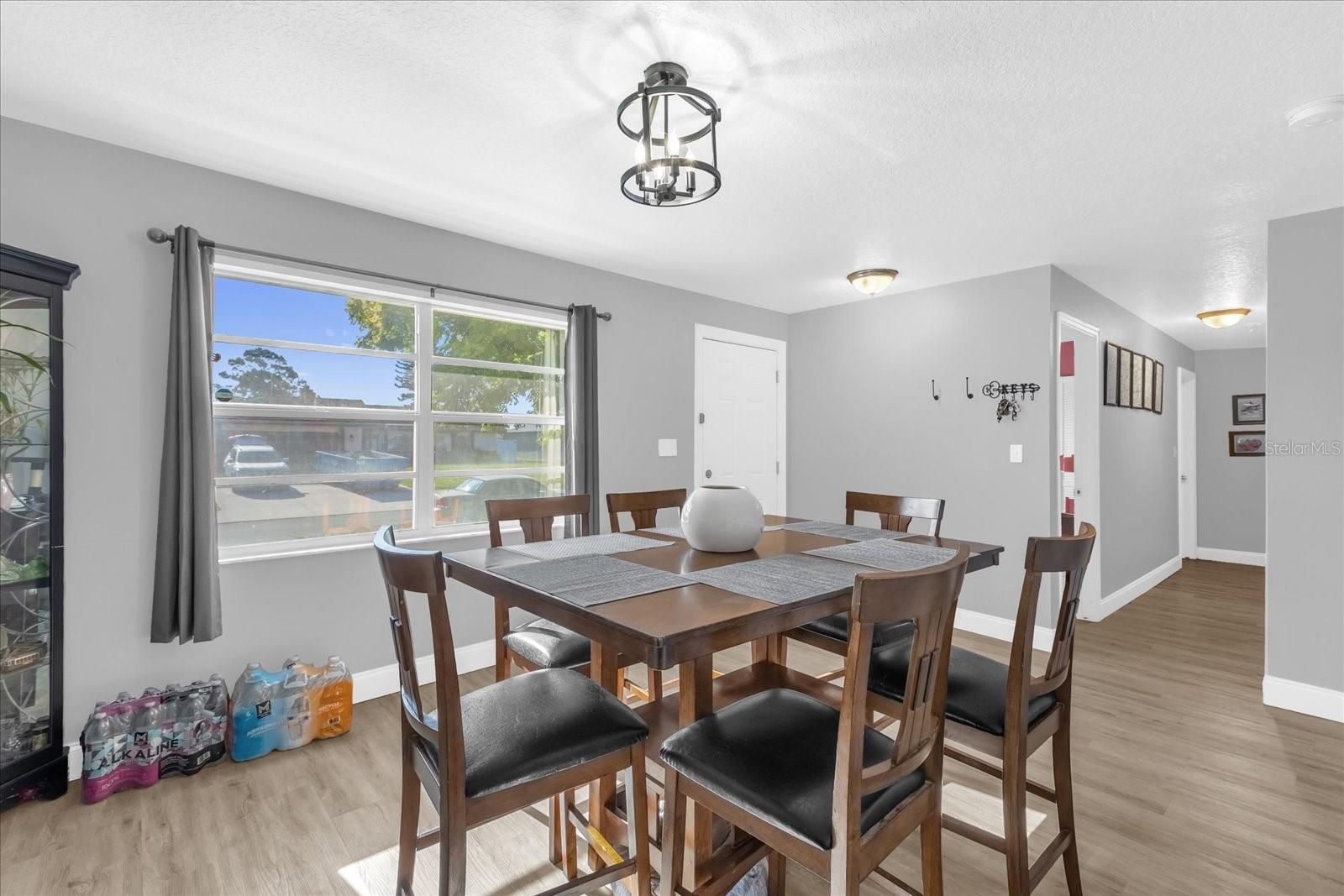 Image 11 of 29 For 588 Audubon Avenue Ne