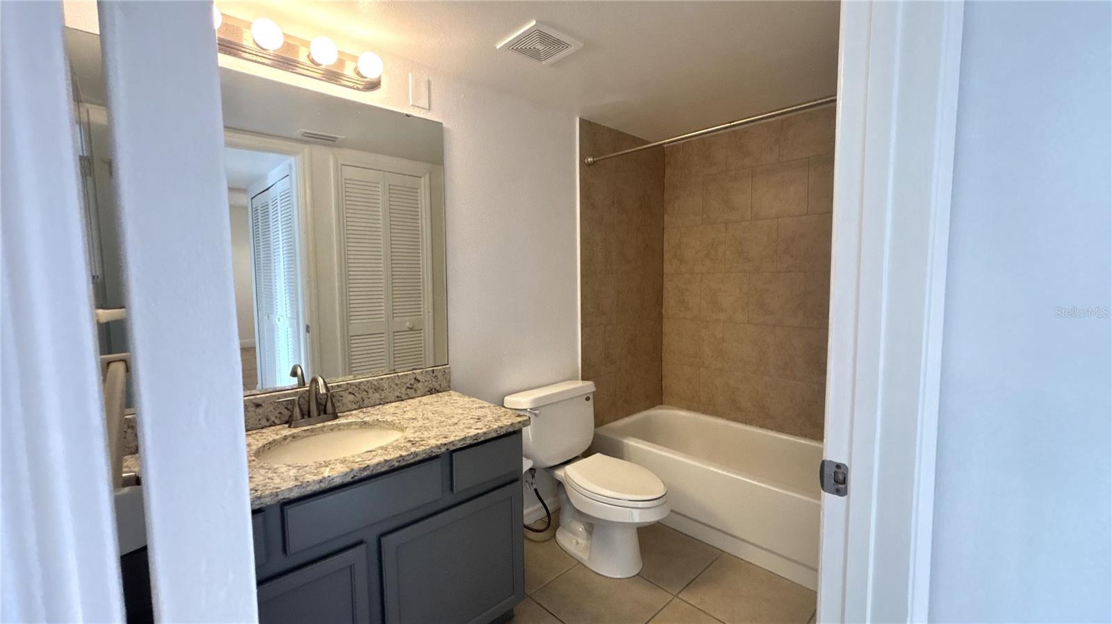 Image 13 of 17 For 13903 Timberland Drive 101