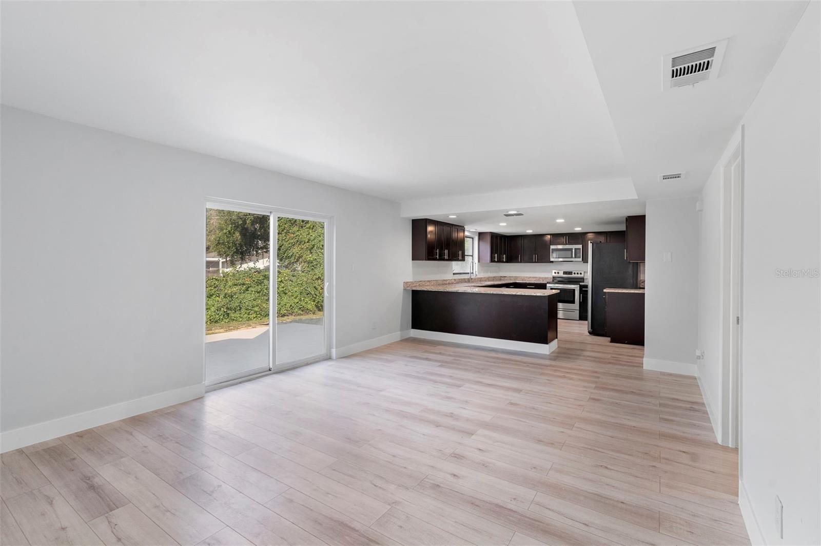 Image 9 of 30 For 624 Baynard Drive