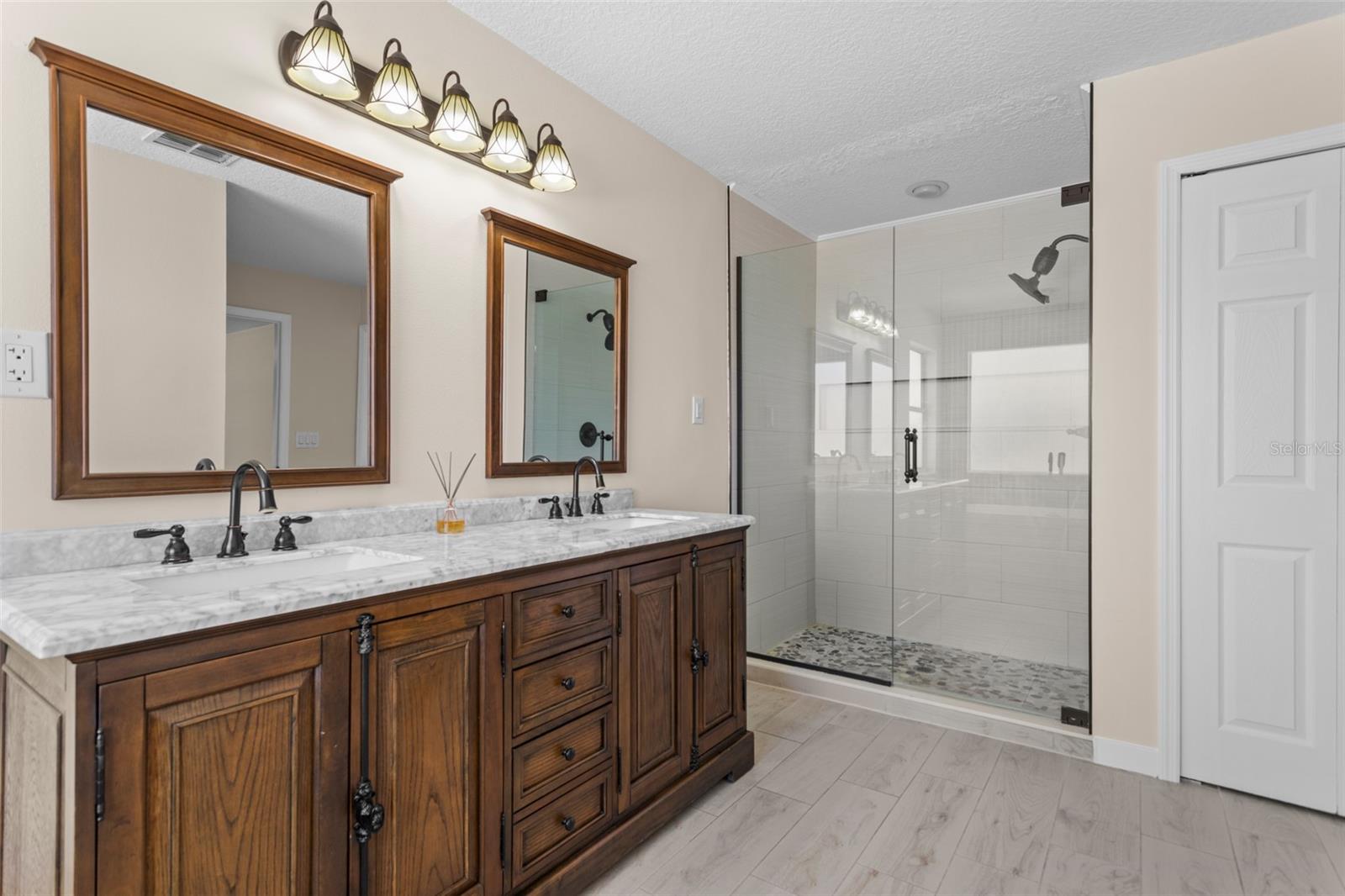 Image 31 of 38 For 7801 Belvoir Drive
