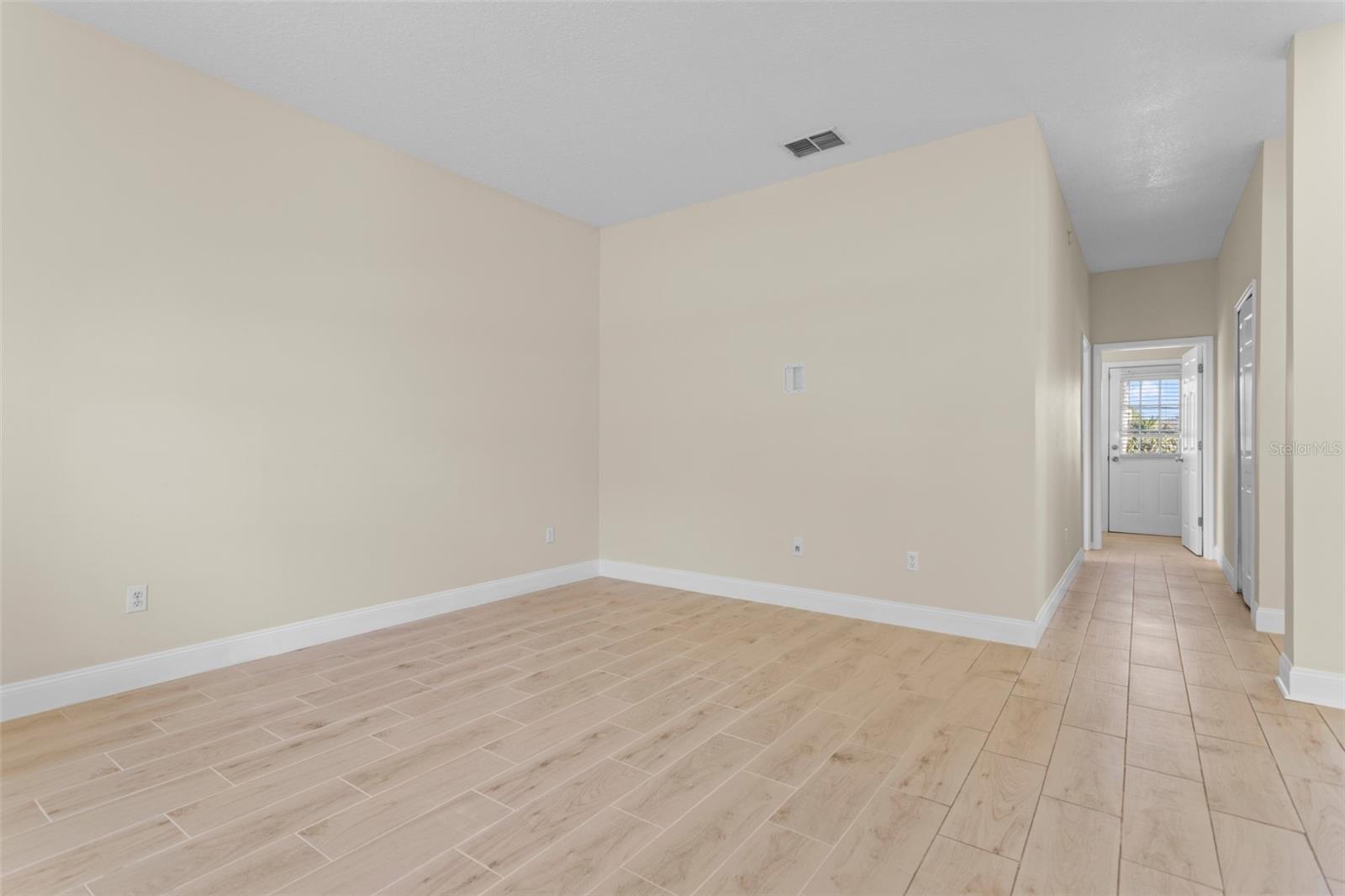 Image 4 of 38 For 7801 Belvoir Drive