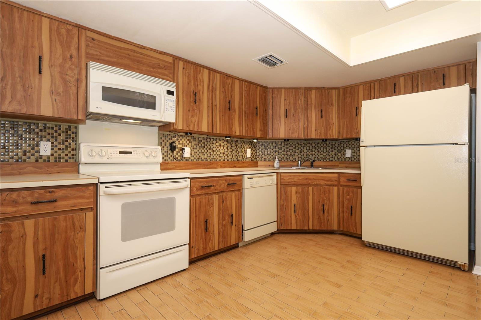 Image 12 of 93 For 4445 Bridgewater Drive