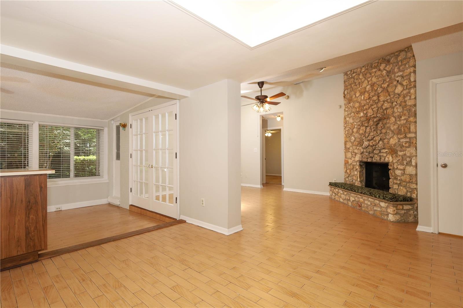 Image 16 of 93 For 4445 Bridgewater Drive