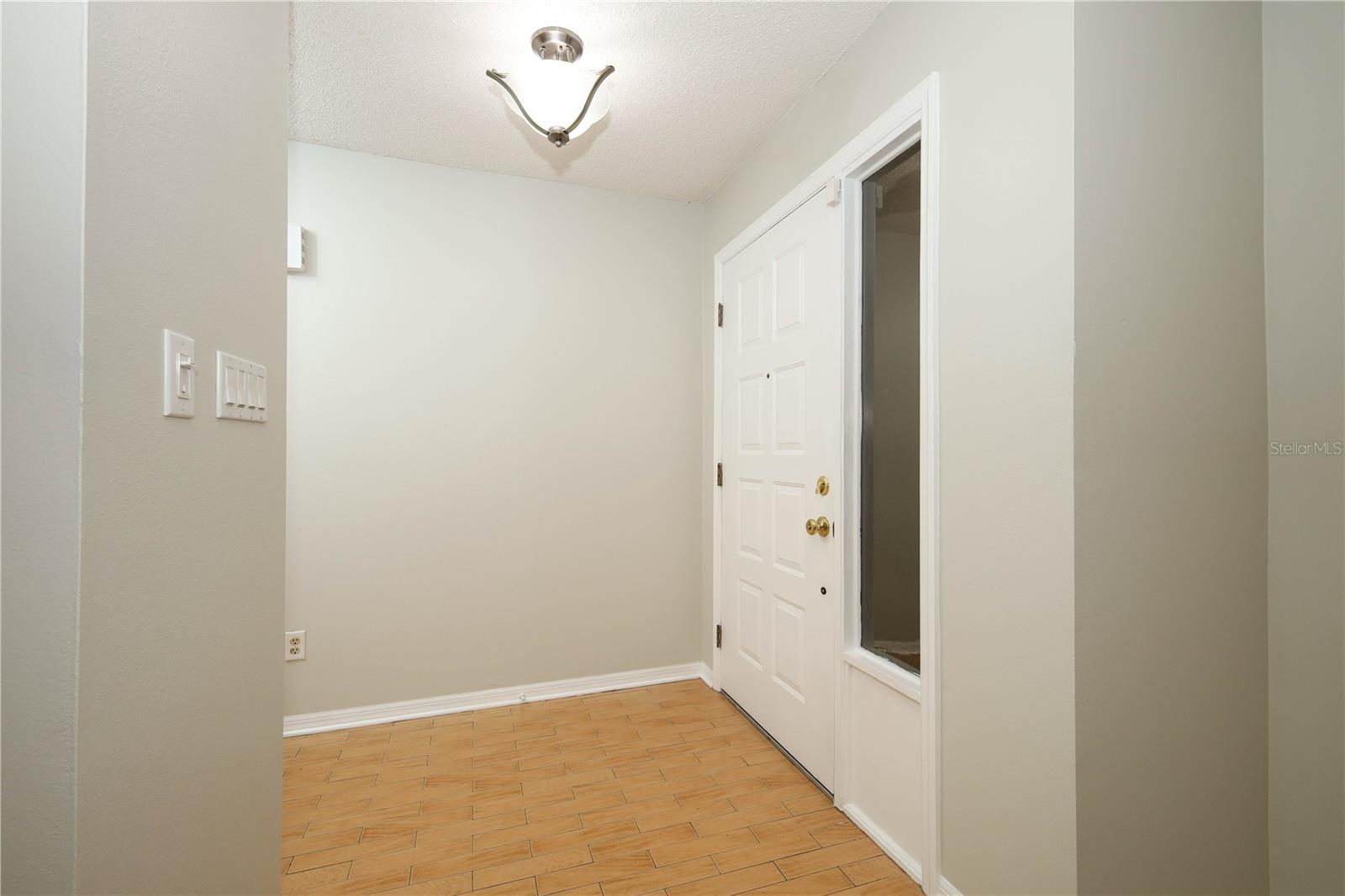 Image 8 of 93 For 4445 Bridgewater Drive