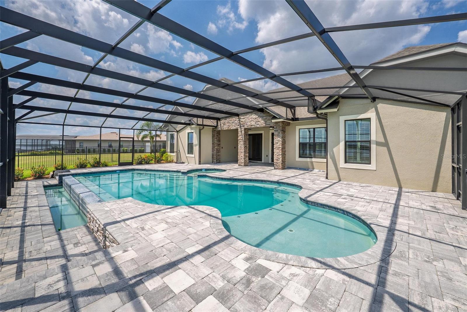 Image 63 of 100 For 525 Pond Cypress Court