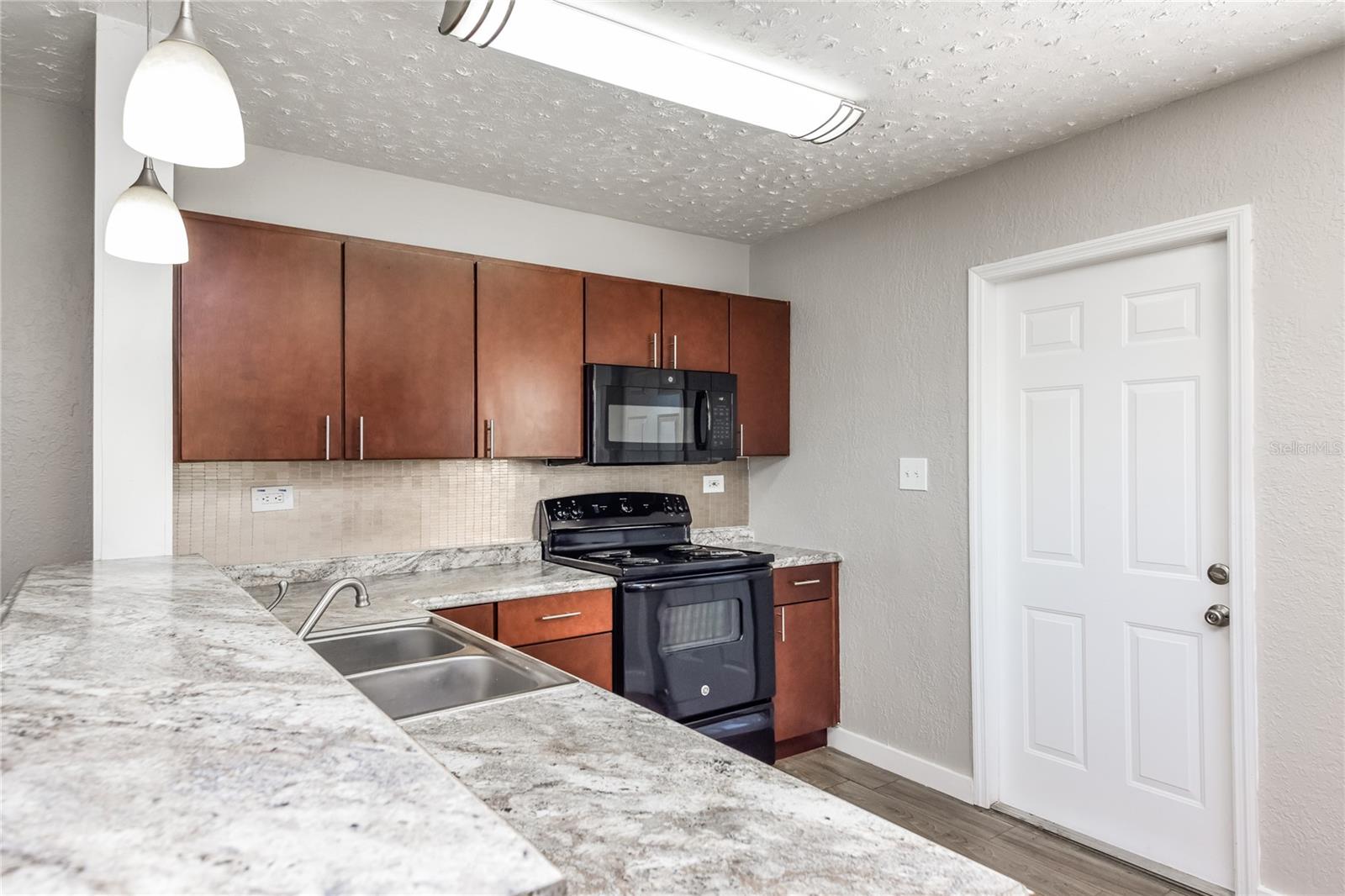 Image 4 of 15 For 5204 80th Street