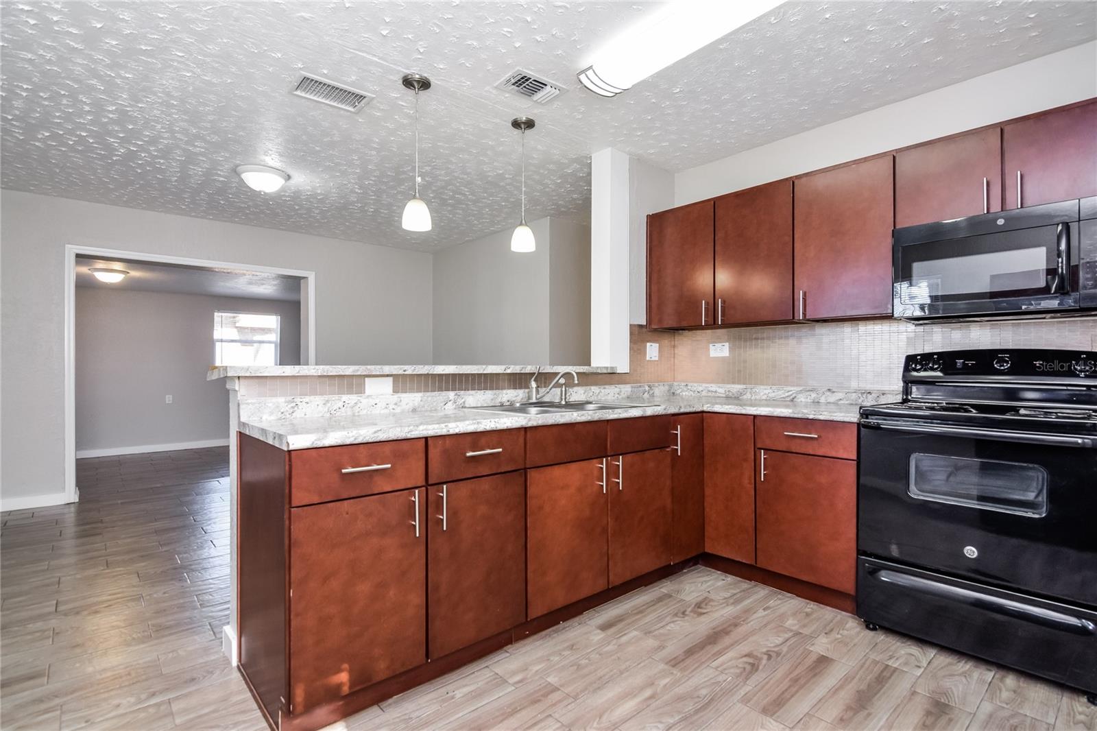 Image 5 of 15 For 5204 80th Street