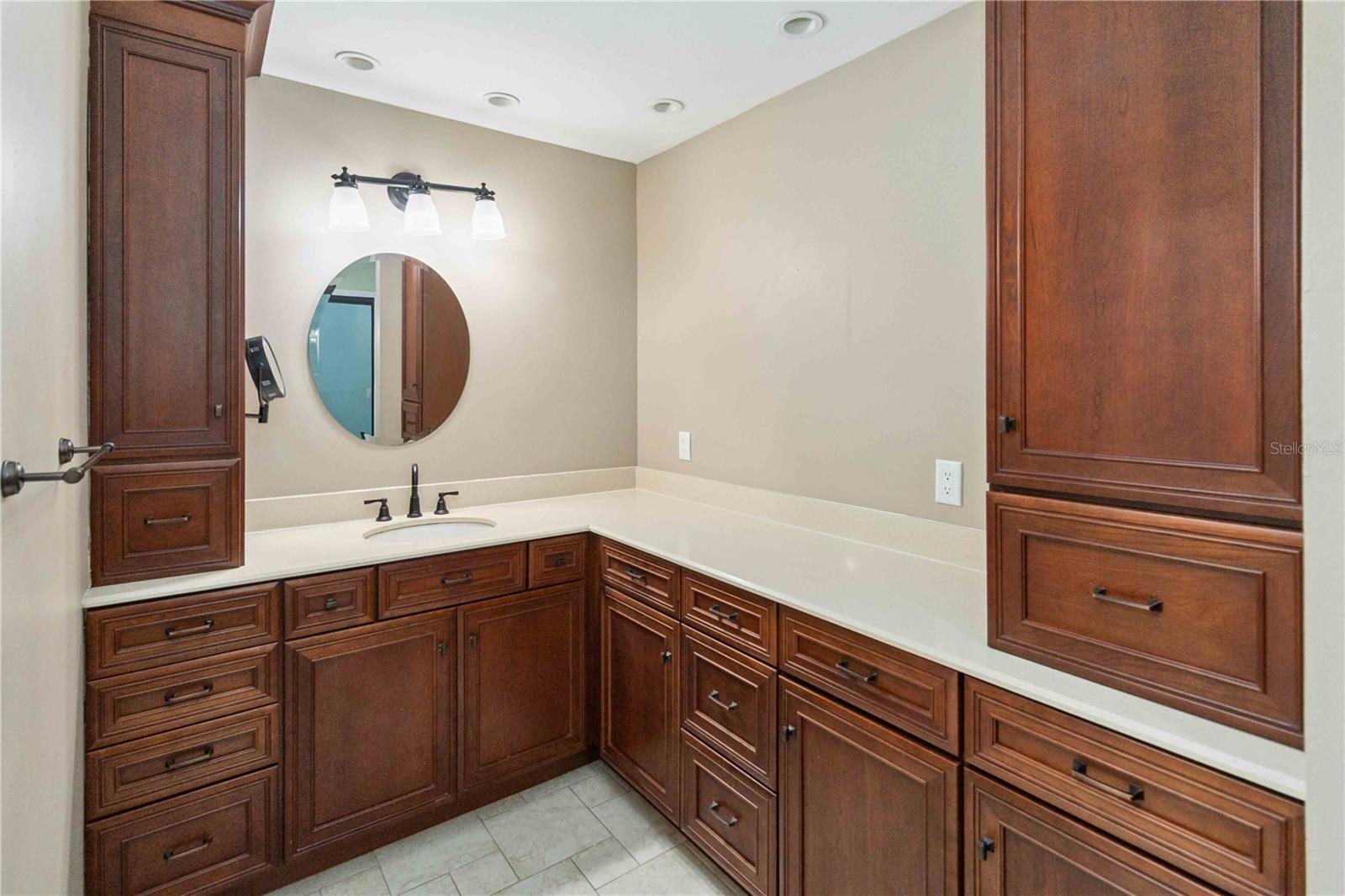 Image 14 of 27 For 610 Torrey Oaks Court