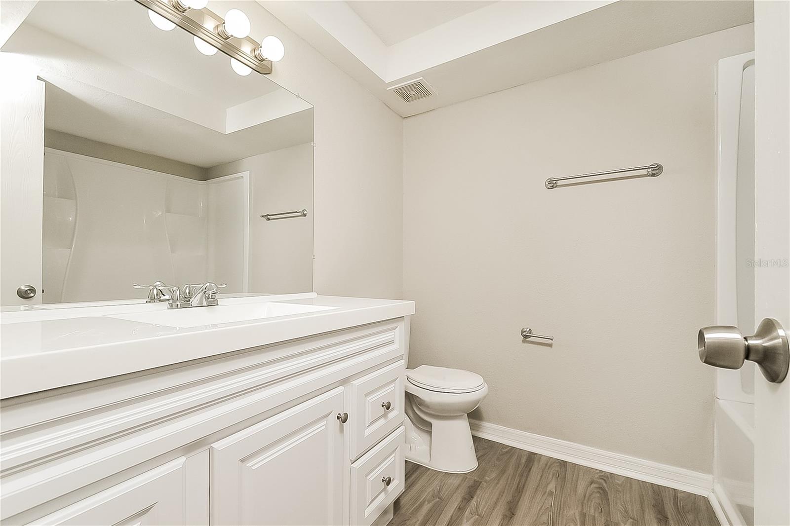 Image 16 of 18 For 2902 Ripplewood Drive