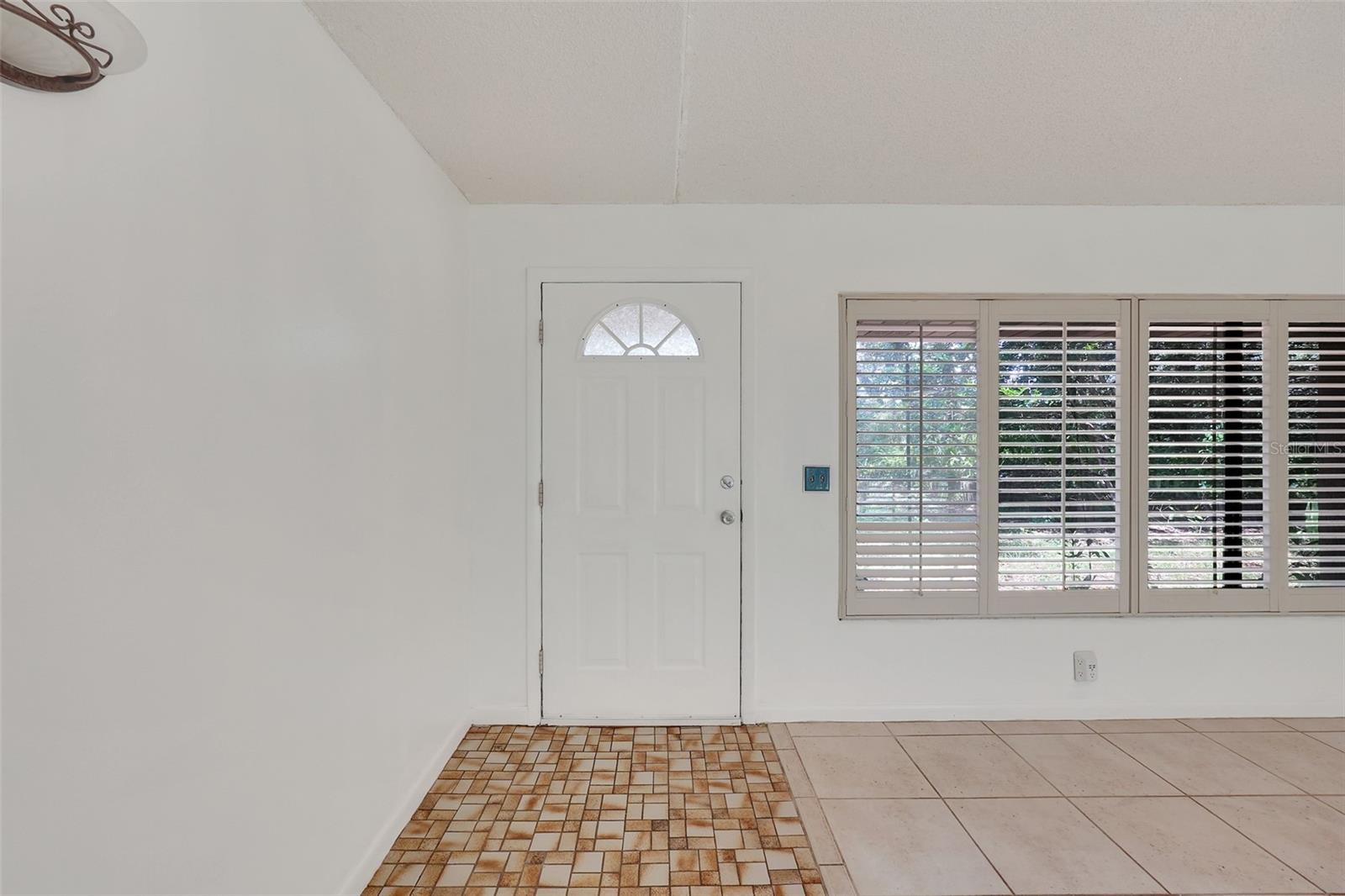 Image 4 of 42 For 241 Morton Lane