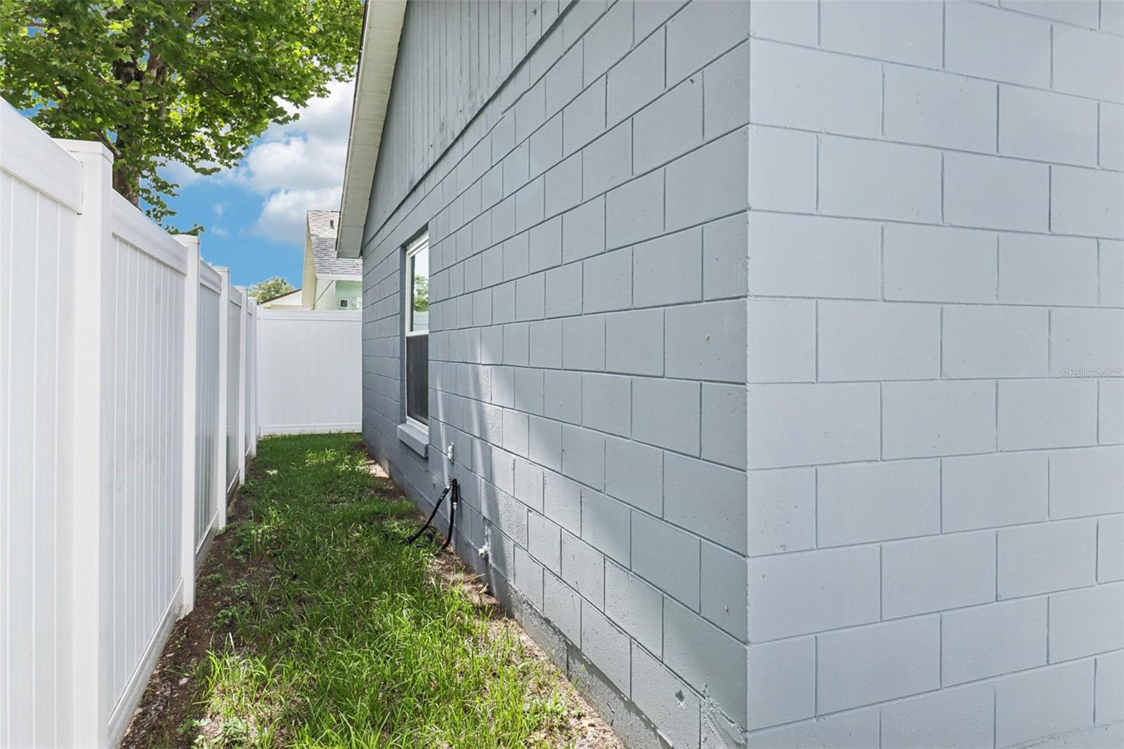 Image 16 of 20 For 1074 Hamlet Drive