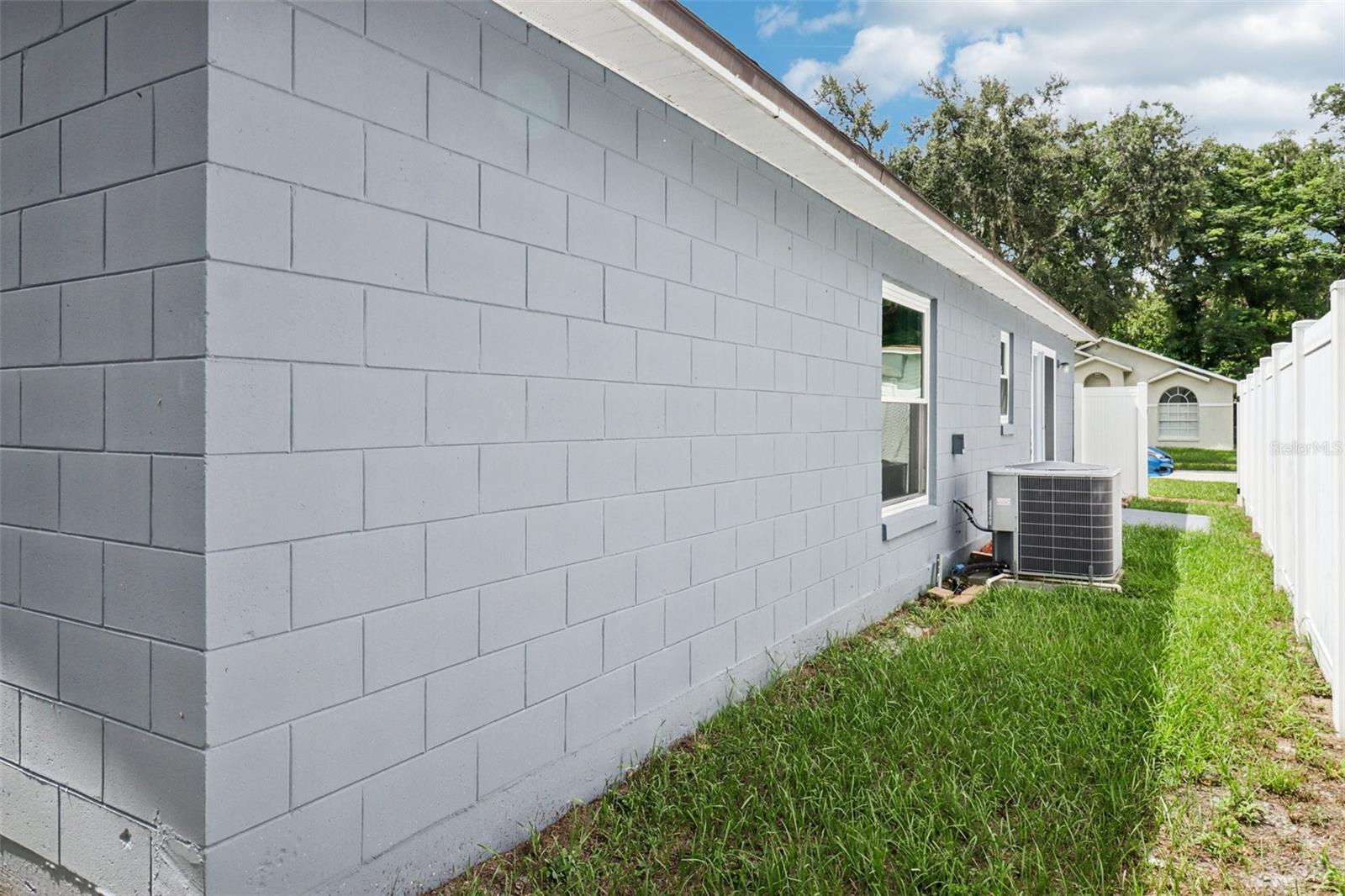 Image 17 of 20 For 1074 Hamlet Drive