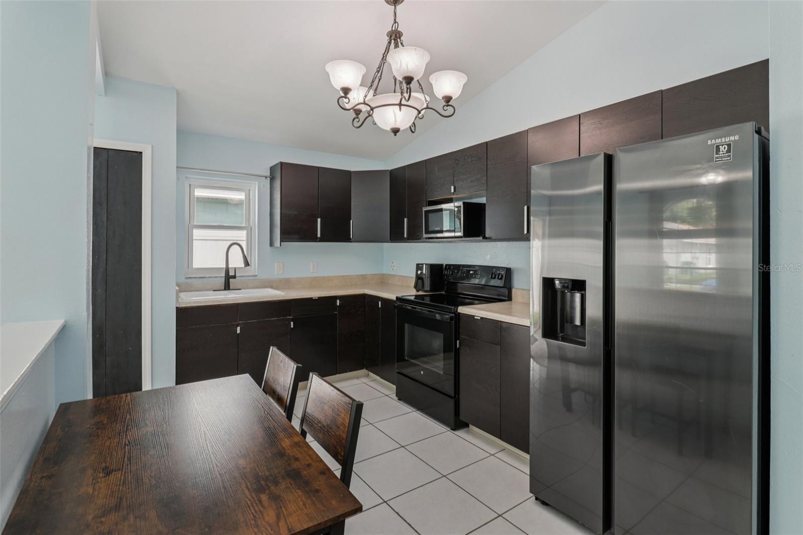 Image 5 of 20 For 1074 Hamlet Drive