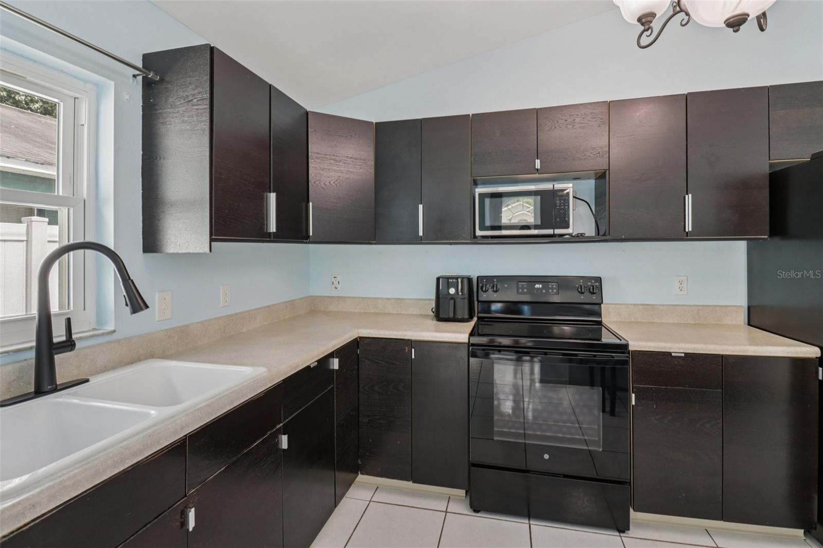 Image 6 of 20 For 1074 Hamlet Drive