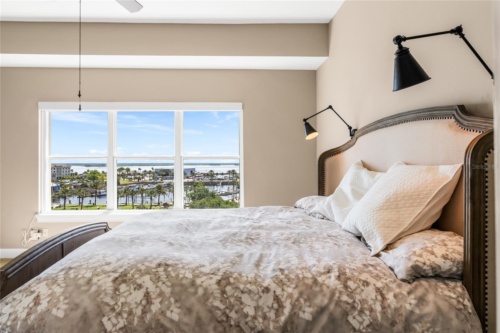 Image 35 of 82 For 225 Seminole Boulevard 607