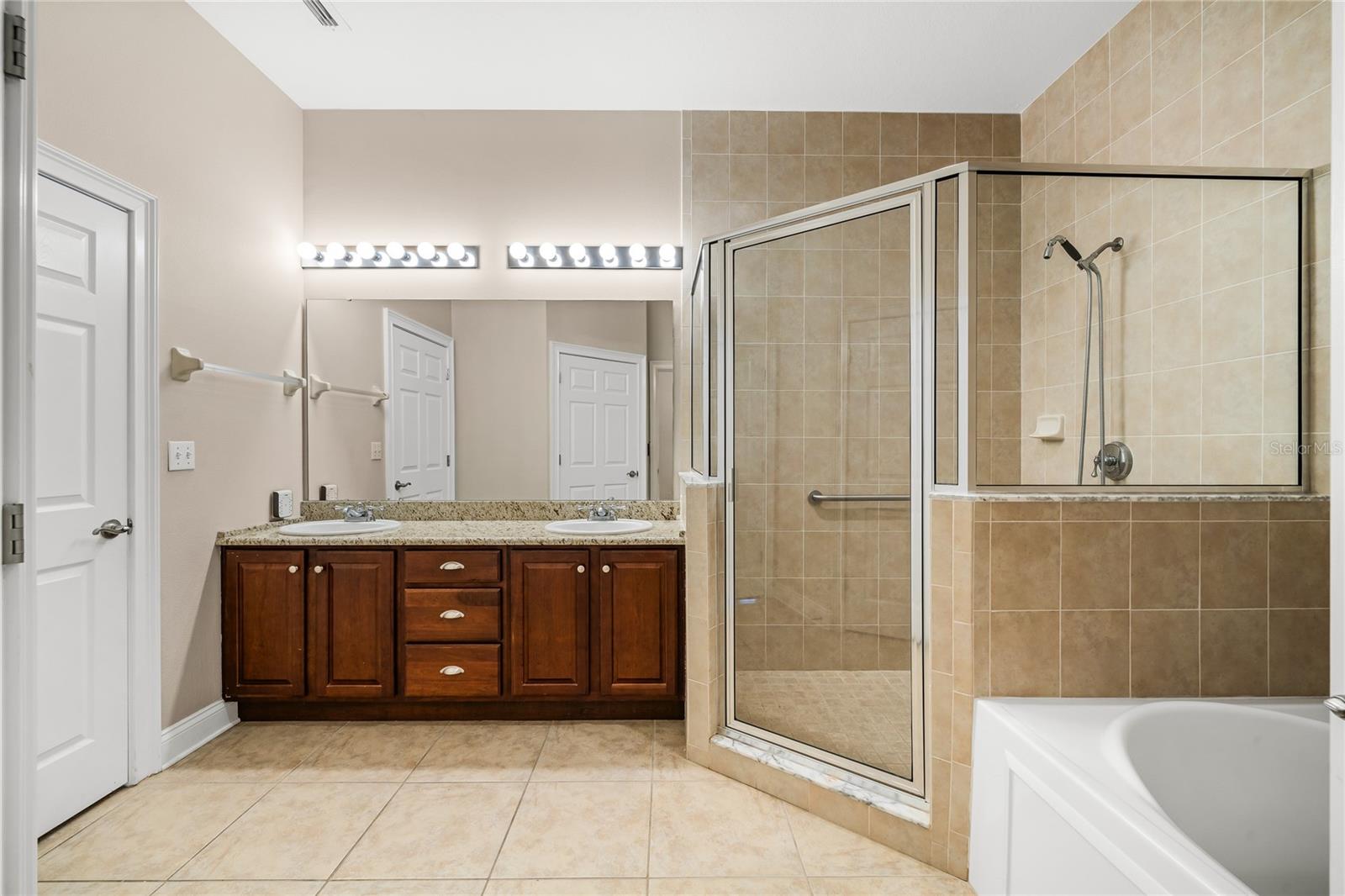 Image 40 of 82 For 225 Seminole Boulevard 607
