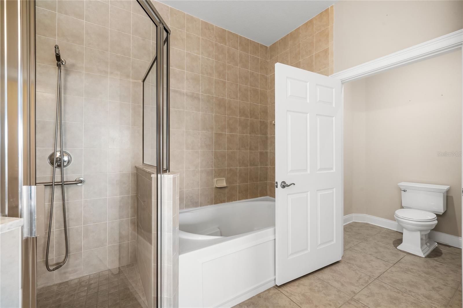 Image 41 of 82 For 225 Seminole Boulevard 607