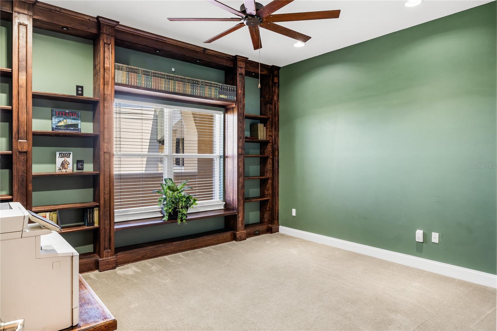 Image 45 of 82 For 225 Seminole Boulevard 607