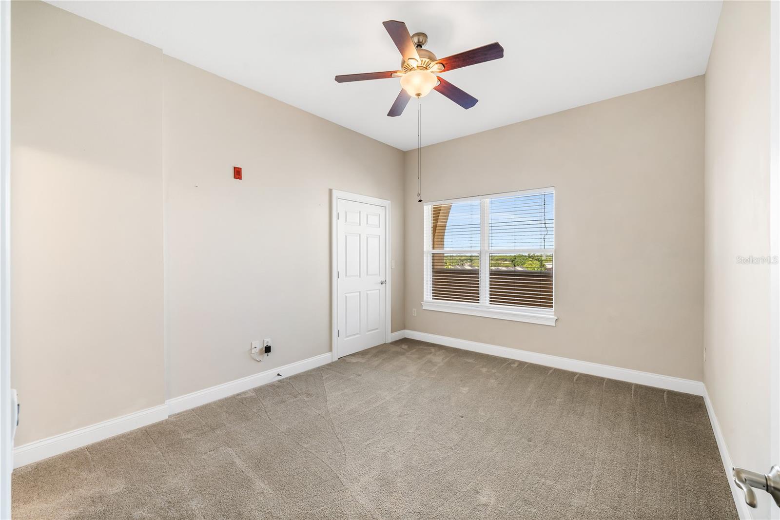 Image 47 of 82 For 225 Seminole Boulevard 607