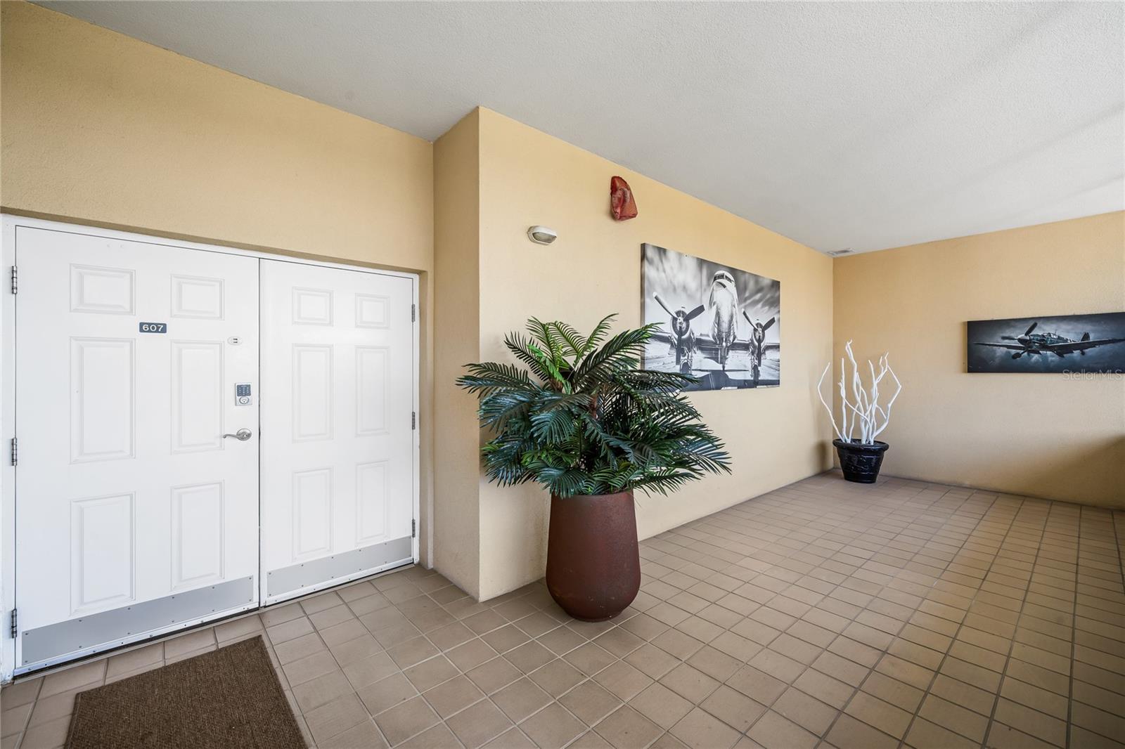 Image 55 of 82 For 225 Seminole Boulevard 607
