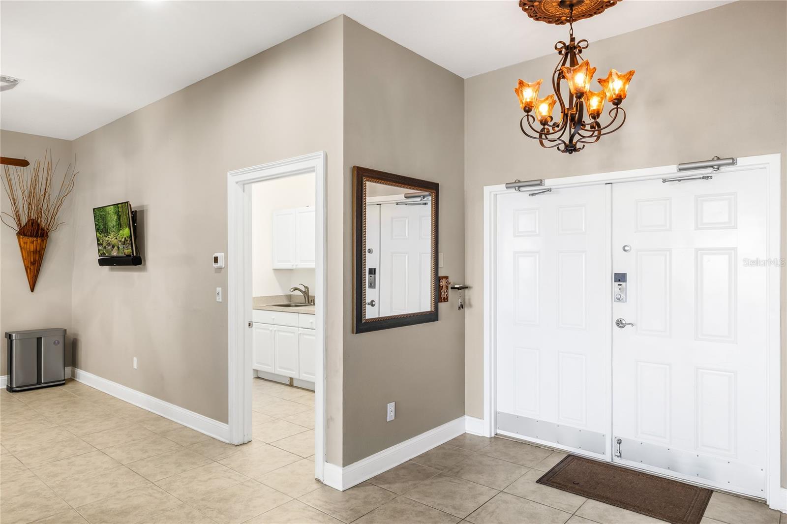 Image 7 of 82 For 225 Seminole Boulevard 607