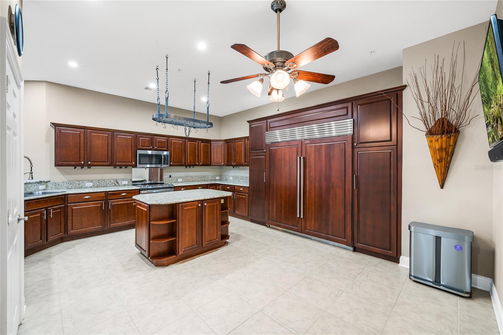 Image 8 of 82 For 225 Seminole Boulevard 607