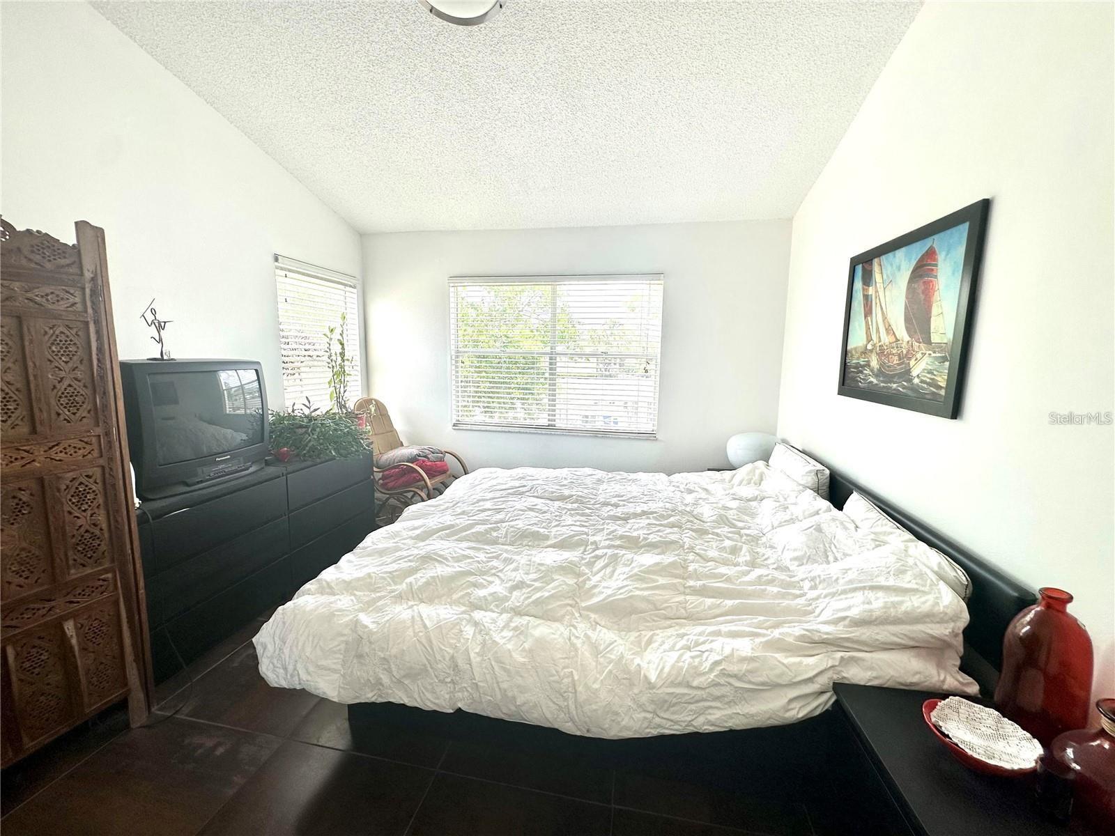 Image 19 of 33 For 2540 Woodgate Boulevard 201