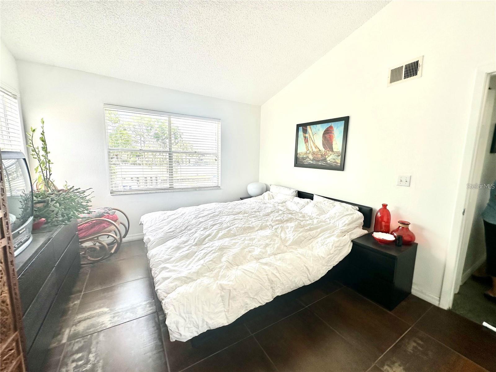 Image 20 of 33 For 2540 Woodgate Boulevard 201