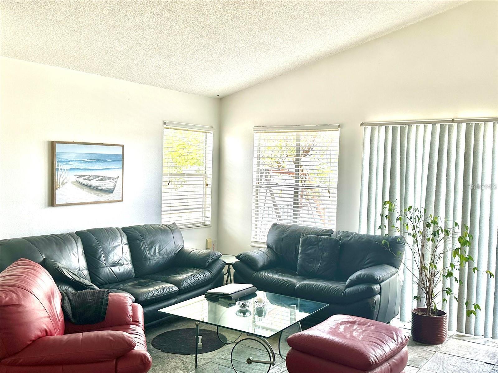 Image 4 of 33 For 2540 Woodgate Boulevard 201