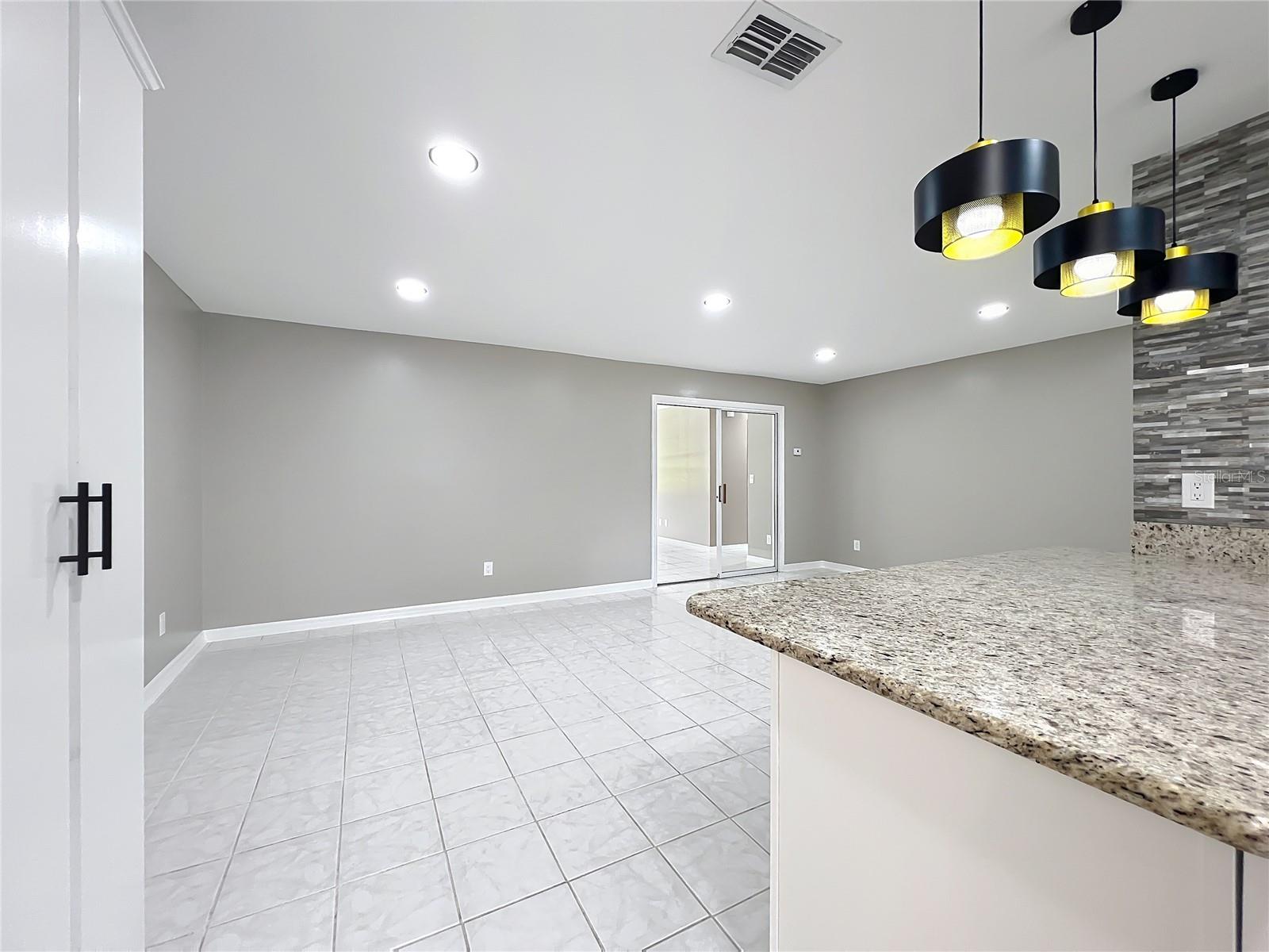 Image 14 of 53 For 9278 Spring Road