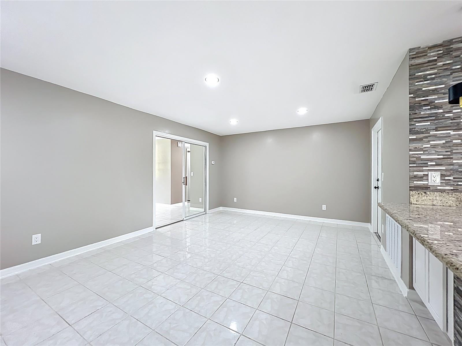 Image 15 of 53 For 9278 Spring Road