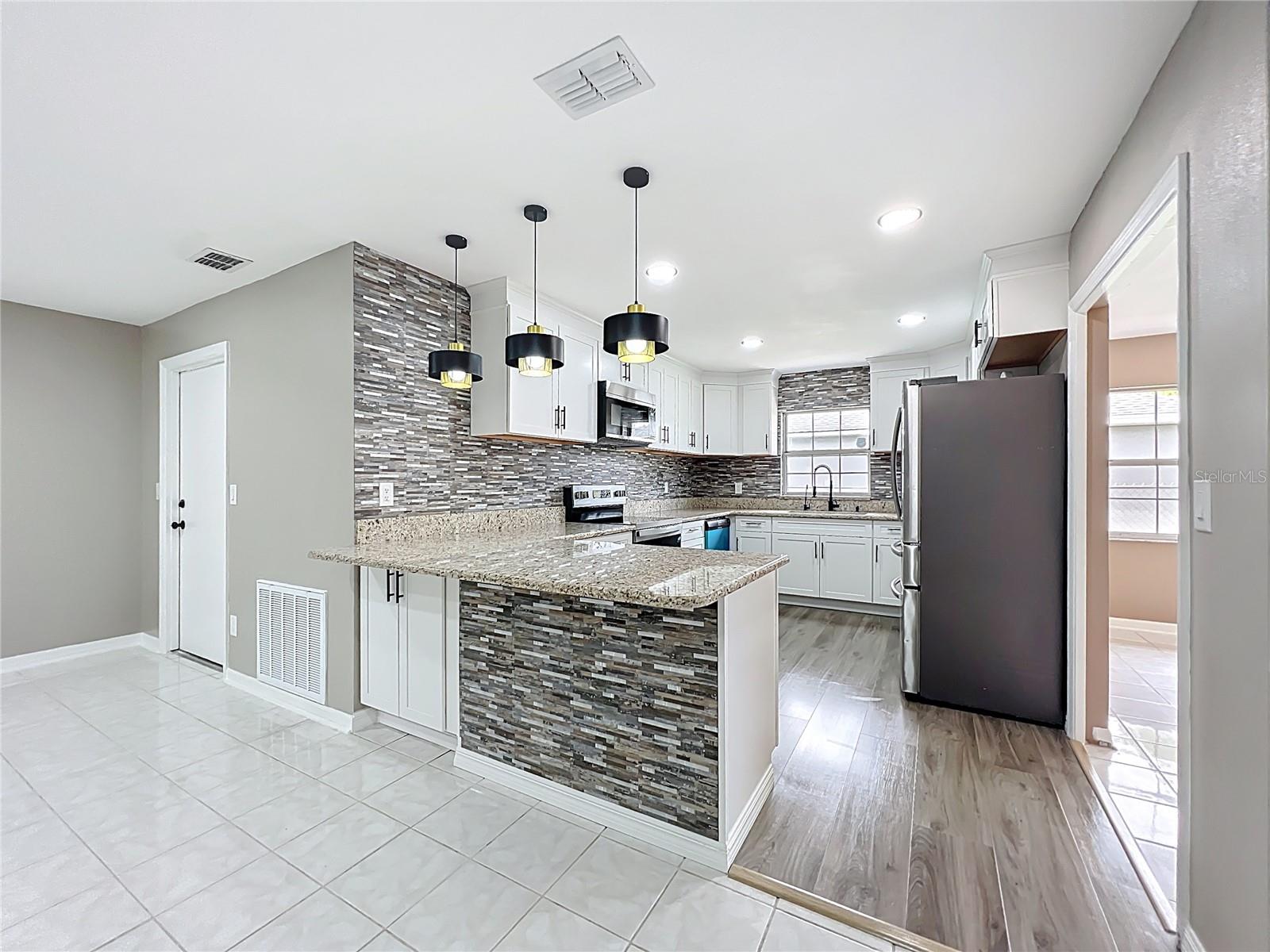 Image 16 of 53 For 9278 Spring Road