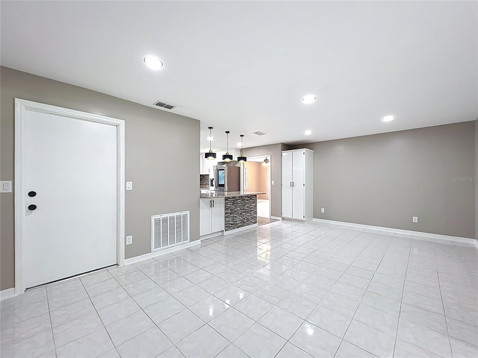 Image 17 of 53 For 9278 Spring Road