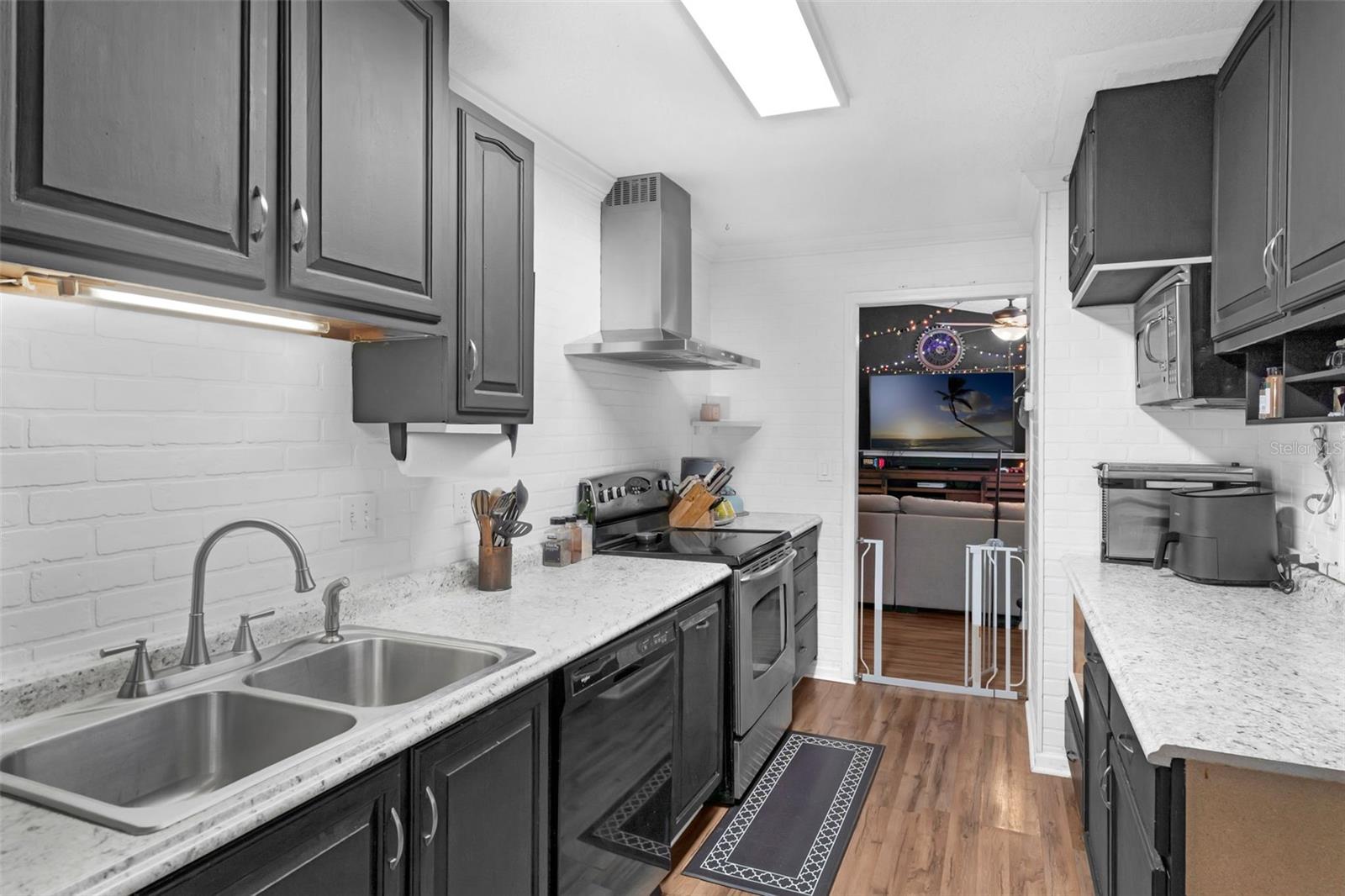 Image 8 of 25 For 1421 16th Street