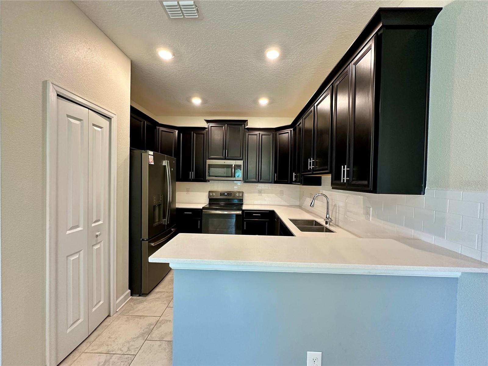 Image 11 of 34 For 1068 Quaker Ridge Lane