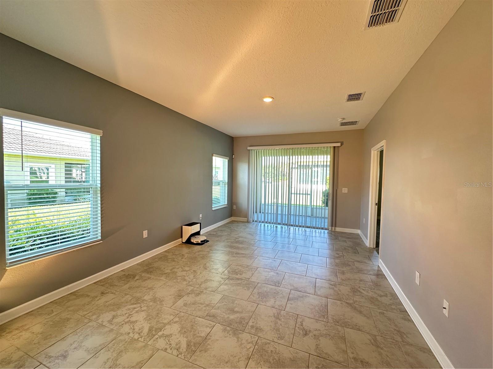 Image 6 of 34 For 1068 Quaker Ridge Lane