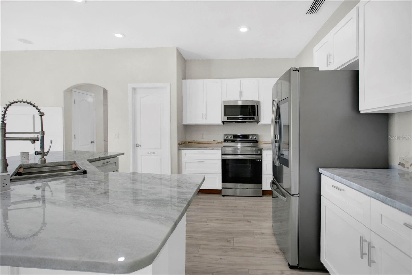 Image 15 of 40 For 505 Alleria Court