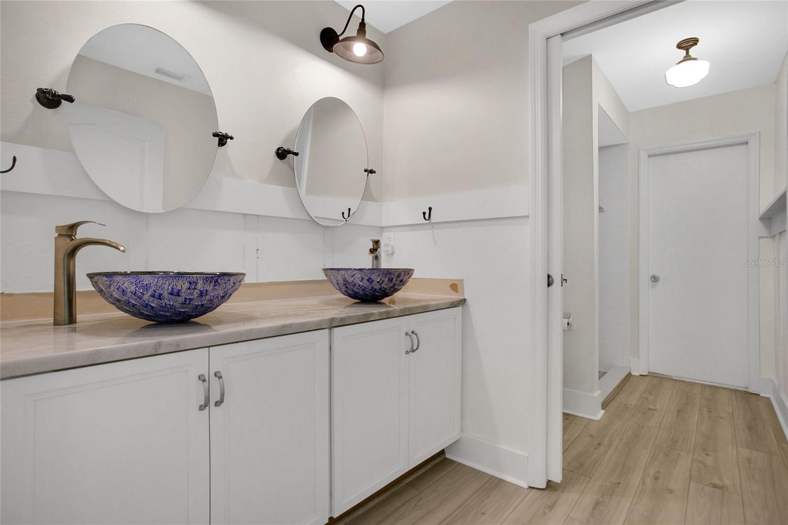 Image 23 of 40 For 505 Alleria Court