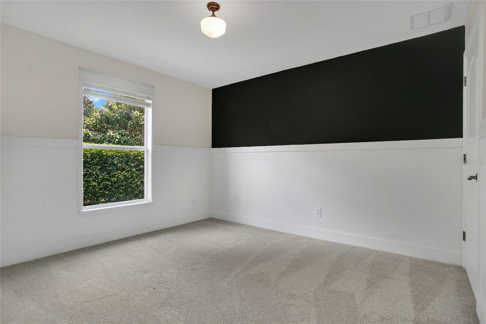 Image 24 of 40 For 505 Alleria Court