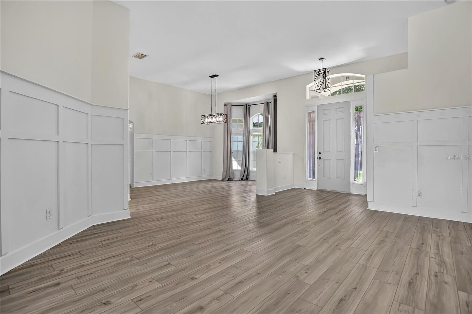 Image 4 of 40 For 505 Alleria Court