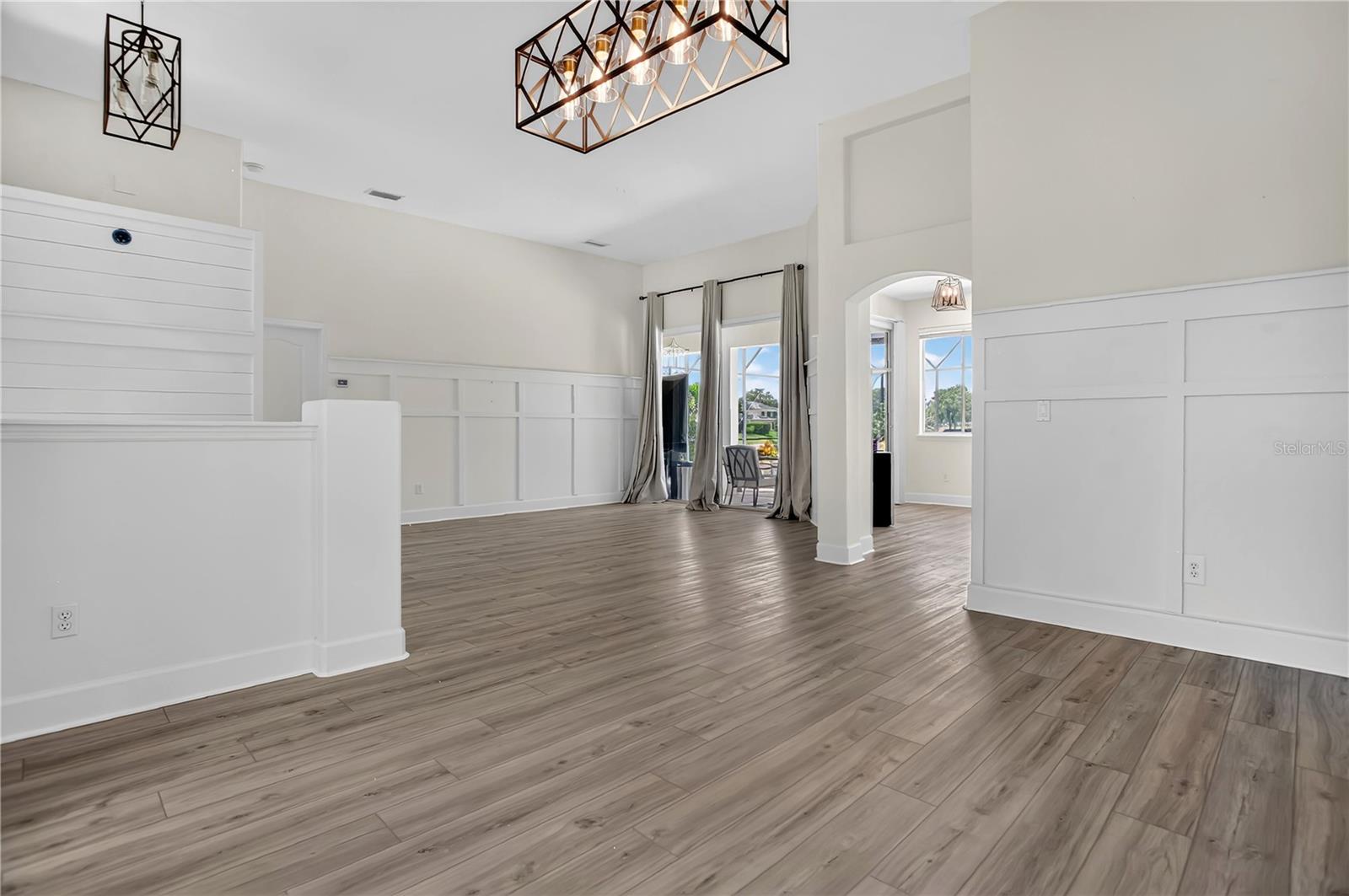 Image 5 of 40 For 505 Alleria Court