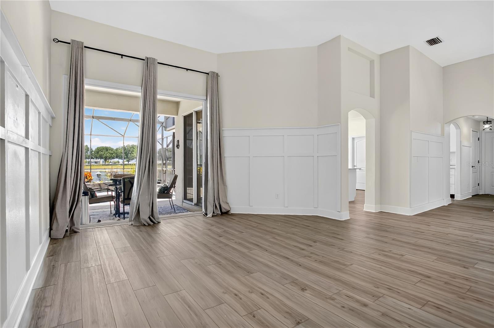 Image 7 of 40 For 505 Alleria Court
