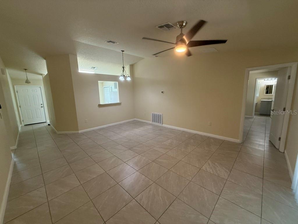 Image 3 of 21 For 1726 Pine View Avenue
